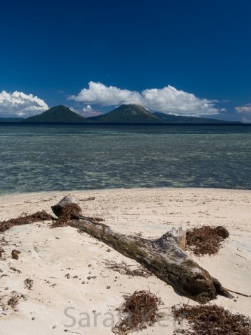 Pigeon Island off Kokopo, towards Tavurvur